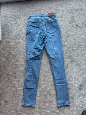 Levi's Light Blue High-Rise Skinny Jeans